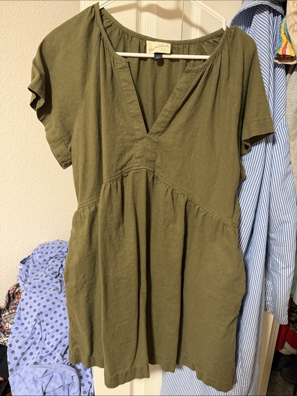 Universal Thread Olive Green Women's V-Neck Babydoll Top
